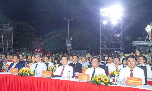Đại biểu dự lễ khai mạc Lễ hội Sầu riêng Đắk Lắk