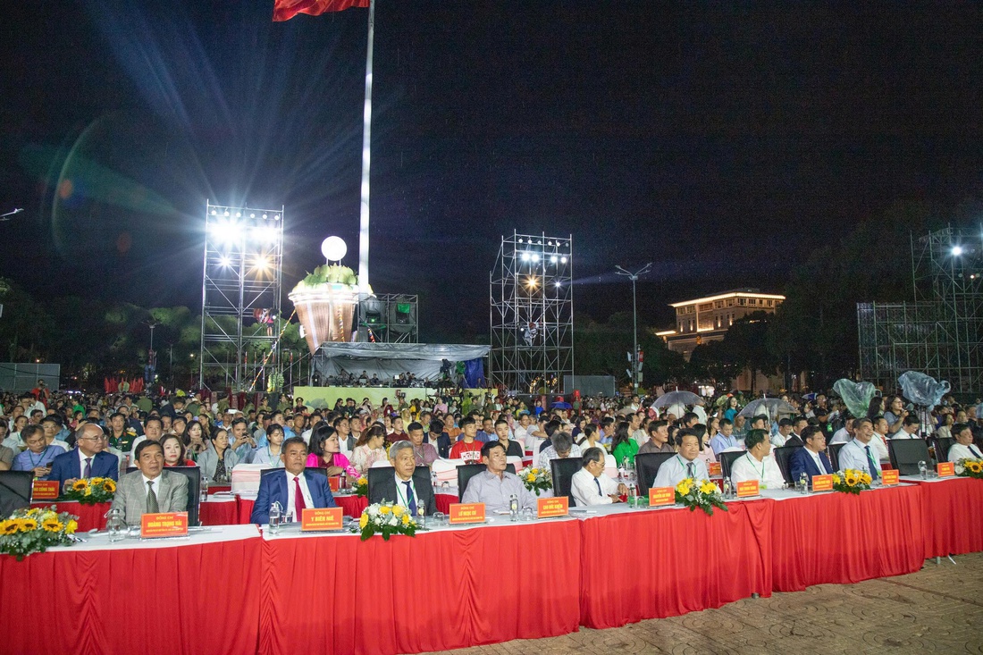 Đêm khai mạc Lễ hội Sầu riêng Đắk Lắk 2026